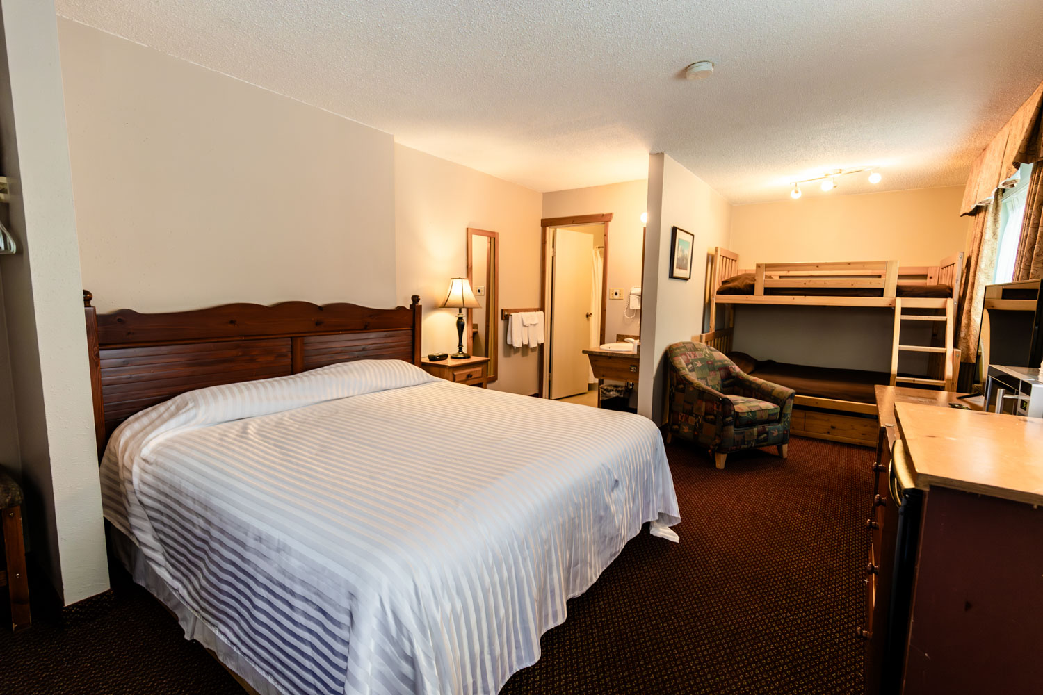 Aspen Inn guest room detail