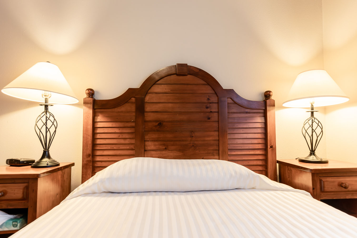 Guest room with bunk beds at Aspen Inn & Suites