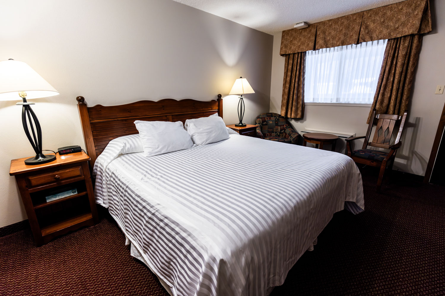 Guest room at Aspen Inn & Suites